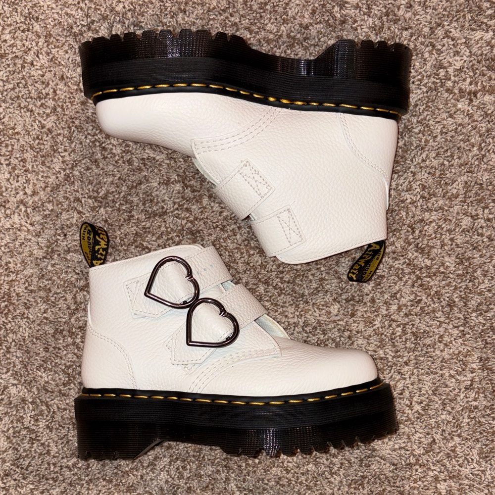 Doc Martens Devon Heart Boot